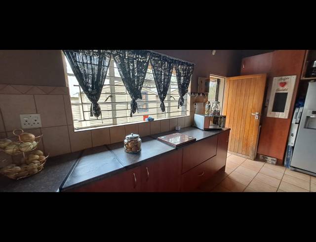 3 BEDROOM HOUSE FOR SALE IN OLIFANTSNEK